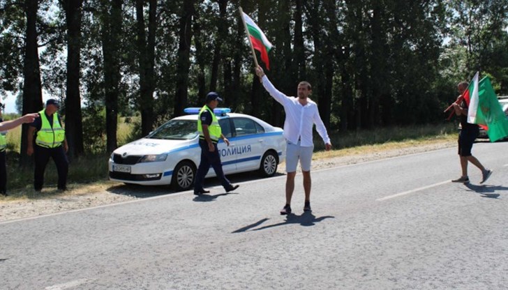 Българинът свалил гръцкото знаме на кея „Апостолос Павлос“ и е вдигнал българския флаг