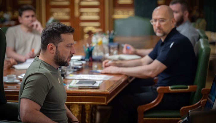 Украинският президент води и друга война - тази срещу корупцията Украинският президент води и друга война - тази срещу корупцията