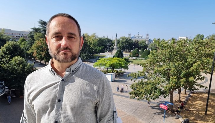 Основната ни задача през новия творчески сезон е да привлечем повече публика в Русенския театър