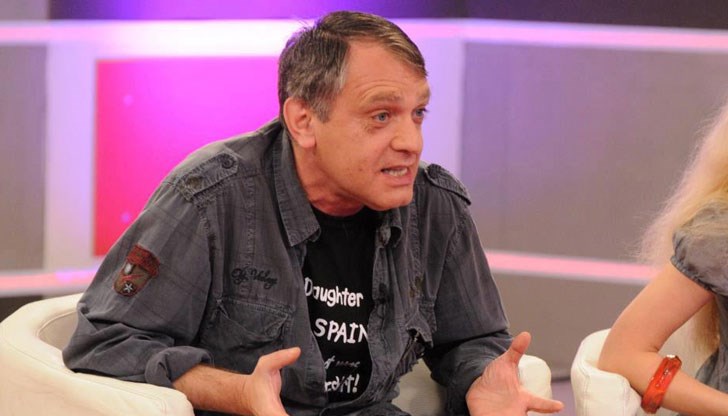 Богоизбраните ни народни представители трябва да останат в отпуск завинаги, смята журналистът Богоизбраните ни народни представители трябва да останат в отпуск завинаги, смята журналистът