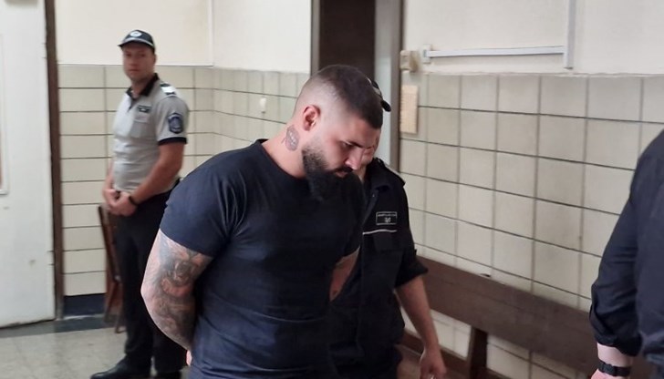Прокуратурата в Стара Загора обединява двете разследвания срещу мъжа, ранил с макетен нож Дебора
