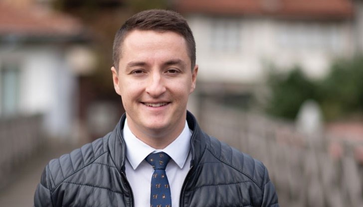 Президентът Радев отиде твърде далеч. Но това се случи и защото законът го позволява Президентът Радев отиде твърде далеч. Но това се случи и защото законът го позволява