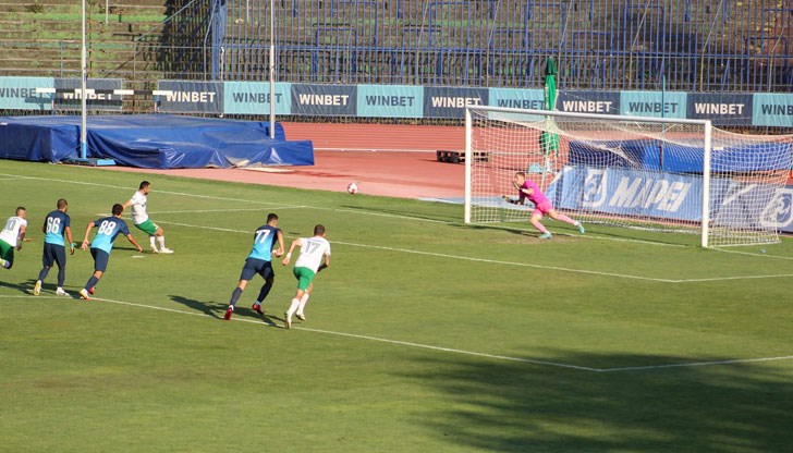 "Драконите" паднаха с 0:3 "Драконите" паднаха с 0:3