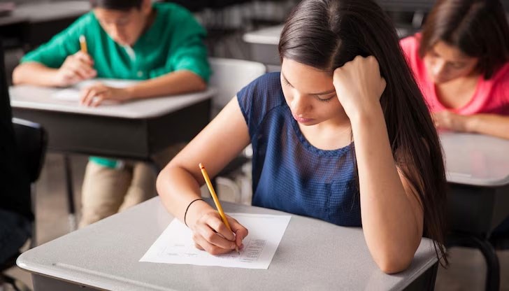 Учениците, пропуснали НВО поради медицински причини, се явяват на нова дата Учениците, пропуснали НВО поради медицински причини, се явяват на нова дата