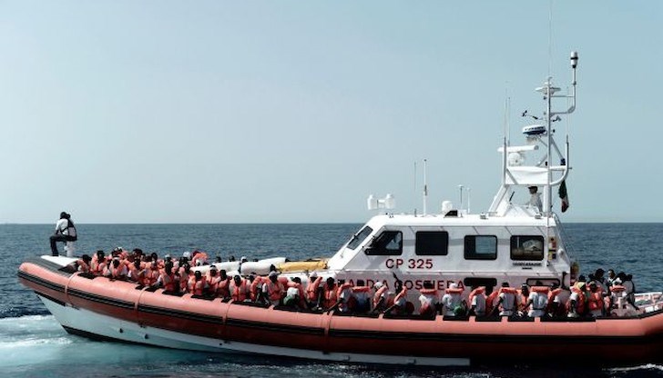 Мигрантите са спасени от гръцката гранична охрана