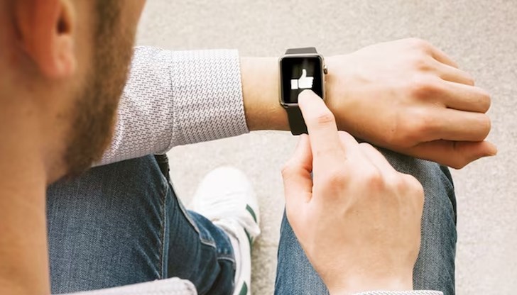 30-годишният русенец е подменил с реплика смартчасовник на стойност 1500 лева 30-годишният русенец е подменил с реплика смартчасовник на стойност 1500 лева