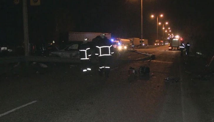 Момчето и момичето бяха възпитаници на гимназията по икономика в Русе Момчето и момичето бяха възпитаници на гимназията по икономика в Русе