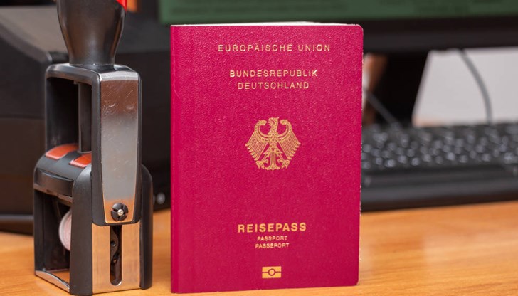 Проектозаконът ще даде възможност на повече хора да получат двойно гражданство