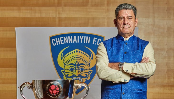 Бившият мениджър на "Астън Вила" е в града по покана на Драгош Фирцулеску Бившият мениджър на "Астън Вила" е в града по покана на Драгош Фирцулеску