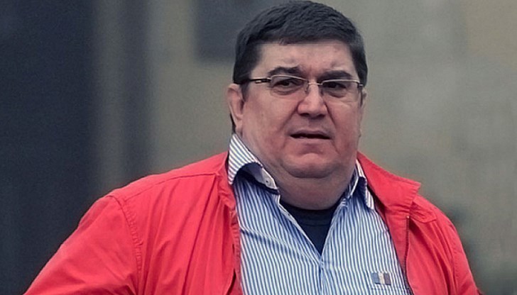 Дали поръчителите и извършителите на престъплението ще се церемонят с някого, който би разпознал човека, натиснал спусъка?, пита журналистът