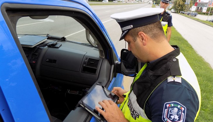 Глобите и фишовете на КАТ вече може да бъдат връчвани електронно