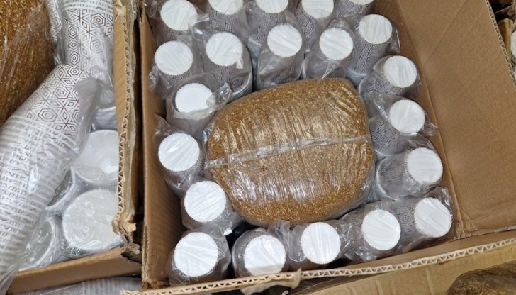 196 килограма тютюн за пушене са открити при проверка на камион