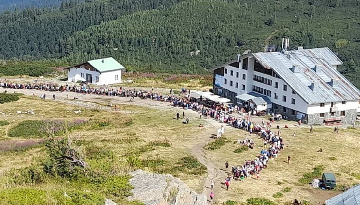 Имало и два леки инцидента с туристи в района на езерата