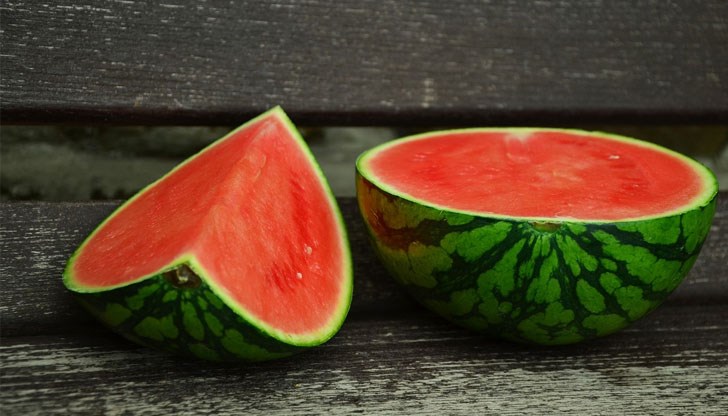 Вече сме в сезона на кралицата на плодовете през лятото Вече сме в сезона на кралицата на плодовете през лятото