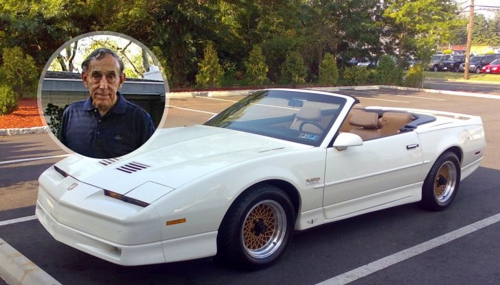 Илия Русинов превръща детската си мечта да рисува коли в занимание за цял живот