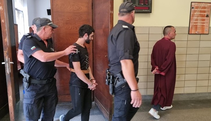 20-годишният Валентин Вичев е откраднал 370 лева от 88-годишния мъж, нанасяйки му телесни повреди