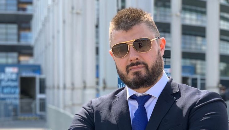 Не бива с лека ръка да бъде отписана версията за политическо убийство, смята журналистът и бивш евродепутат Не бива с лека ръка да бъде отписана версията за политическо убийство, смята журналистът и бивш евродепутат