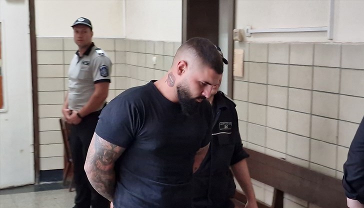 По-рано защитата на Георгиев обяви, че той изобщо не е бил на местопрестъплението, като се позова на ДНК експертиза
