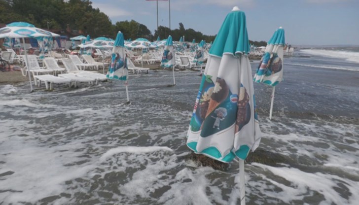 Счита се, че морето се обръща отдолу и отгоре и променя живота и местоположението на морските обитатели Счита се, че морето се обръща отдолу и отгоре и променя живота и местоположението на морските обитатели