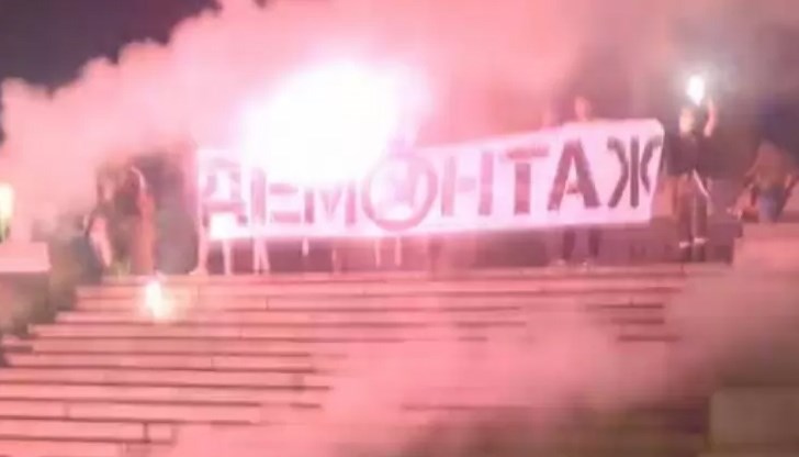 Лидерът на БСП поиска от правителството да гарантира опазването на Паметника на Съветската армия Лидерът на БСП поиска от правителството да гарантира опазването на Паметника на Съветската армия