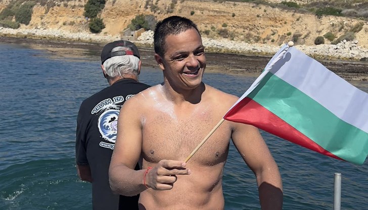 Цанко Цанков преплува 36 километра от остров Каталина до Лос Анджелис за 10 часа, 33 минути и 29 секунди Цанко Цанков преплува 36 километра от остров Каталина до Лос Анджелис за 10 часа, 33 минути и 29 секунди