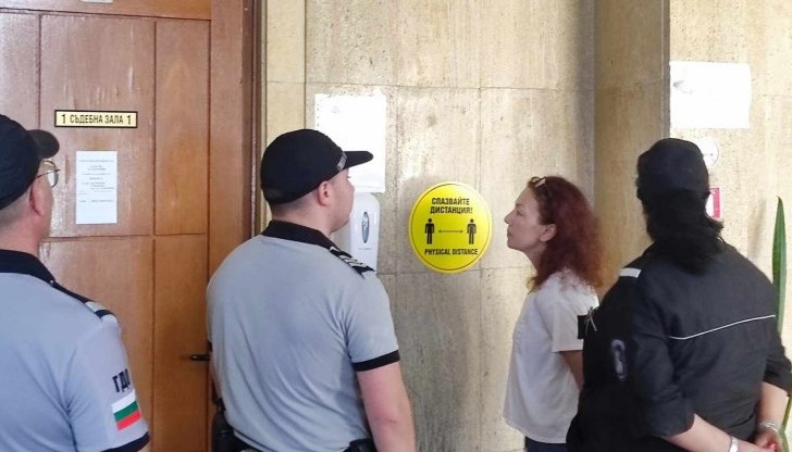 Ваня е с мярка "Задържане под стража" заради обвинение в насилие над 8-годишния ѝ син