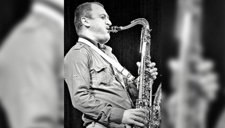 52-годишният музикант бе син на голямата звезда на българския джаз Петър Петров-Парчето