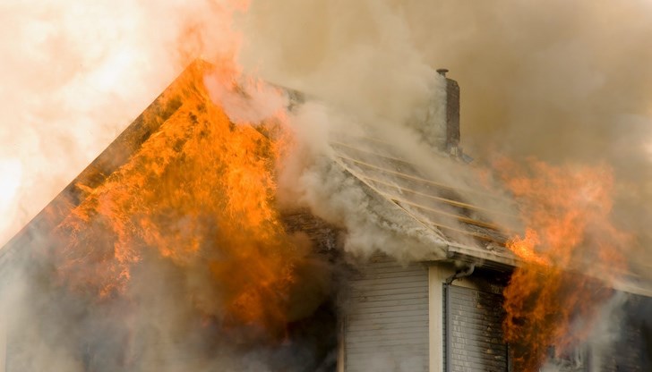 Причините за пожара, както и стойността на нанесените щети, са в процес на изясняване