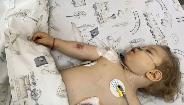 Лекарите в Турция дават шанс за живот на 2-годишното момиченце