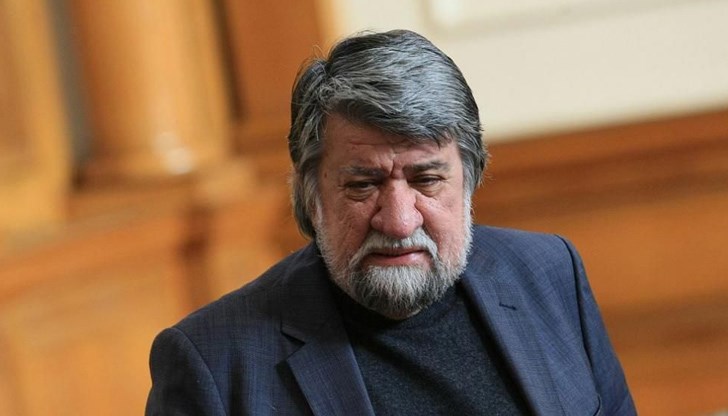 "Главният мултак" решава след края на август дали да напусне парламента