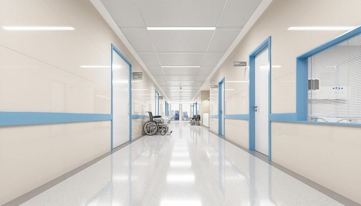 Той в момента е в будна кома, трябва да бъде реконструиран черепът му, но докторите тук не се наемат