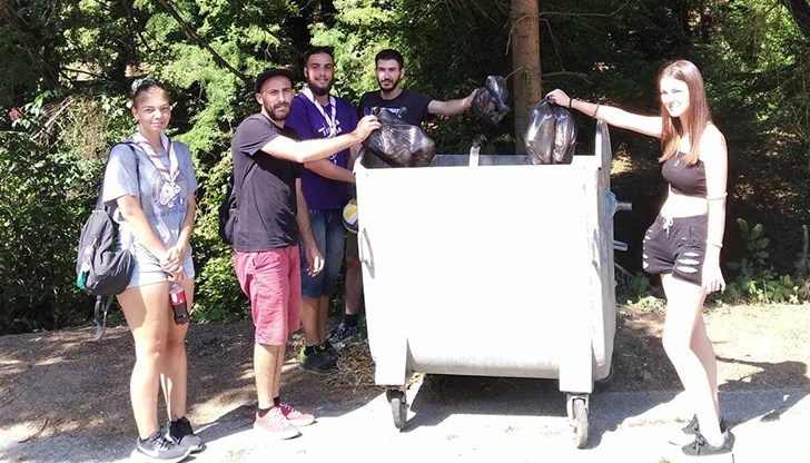 Еко акция на Спелео клуб „Академик“ почисти туристическите пътеки в лесопарк „Липник“
