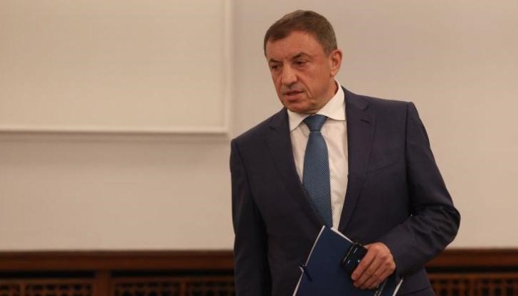 Тя е тежко ранена, но е жива и е поставена в медикаментозна кома Тя е тежко ранена, но е жива и е поставена в медикаментозна кома