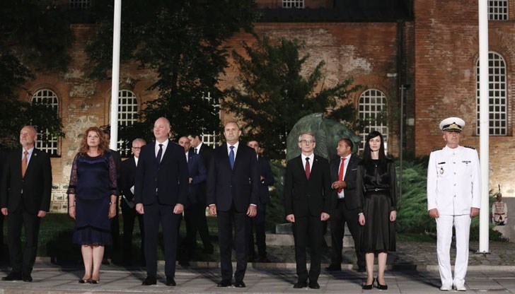 Завинаги ще остане непреходно знанието на борбата за правда и човешко достойнство, заяви държавният глава