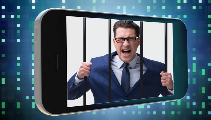 Екранната зависимост е не по-малко опасна от всички останали, свързани с алкохол или наркотици например Екранната зависимост е не по-малко опасна от всички останали, свързани с алкохол или наркотици например