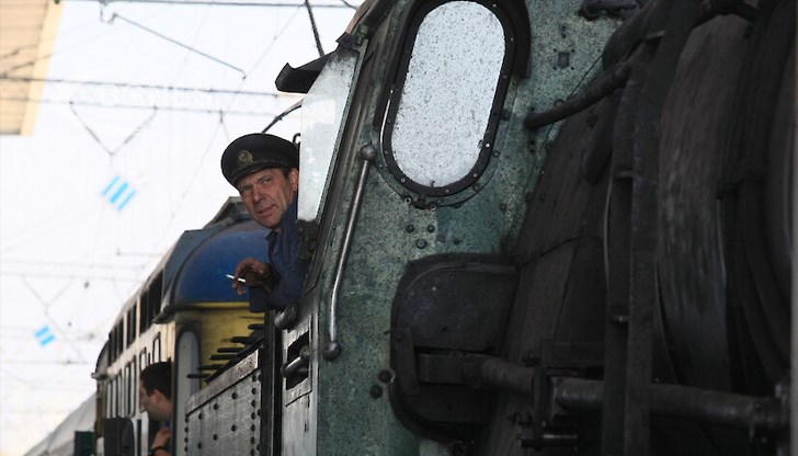 Първата железопътна линия в България е Русе - Варна