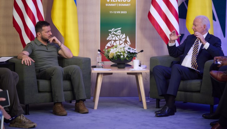 Мнозинството американци изразяват загриженост, че войната на Русия в Украйна ще застраши националната сигурност на САЩ (56%)