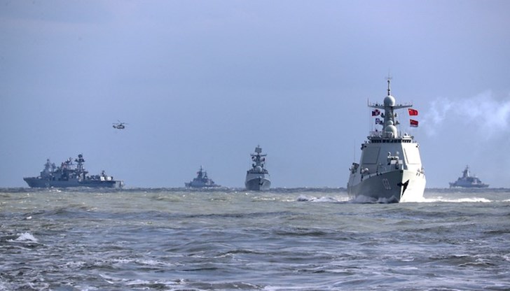Руски и китайски кораби провеждат военноморски учения в Източнокитайско море