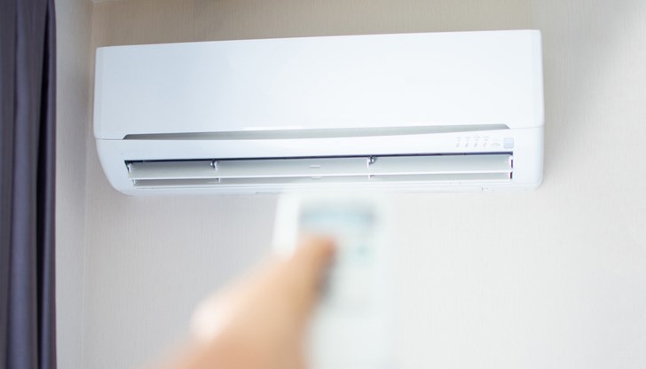 Има няколко механизма, които могат да обяснят тази връзка