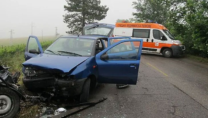 Ударили са се таксиметров автомобил и лек автомобил „Мерцедес“