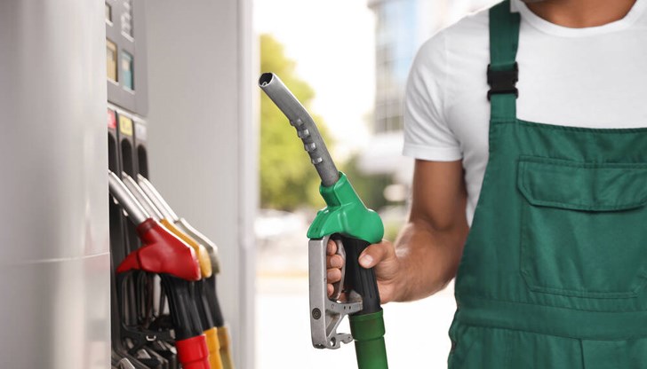 Очаква се рязък дефицит на петрол на глобалните пазари и покачване на цените Очаква се рязък дефицит на петрол на глобалните пазари и покачване на цените