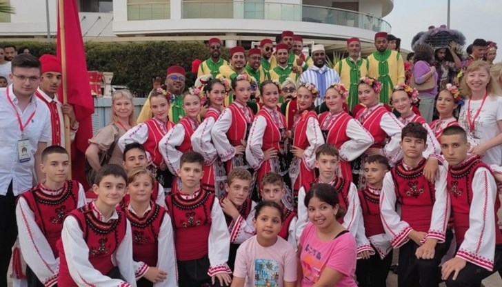 Фолклорният ансамбъл „Русчуклийче“ представи България и Русе чрез уникалното богатство на българската култура и традиции