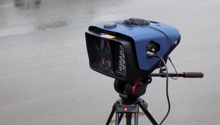 Кметът на София Йорданка Фандъкова дари на отдел "Пътна полиция" на СДВР пет мобилни камери за скорост Кметът на София Йорданка Фандъкова дари на отдел "Пътна полиция" на СДВР пет мобилни камери за скорост