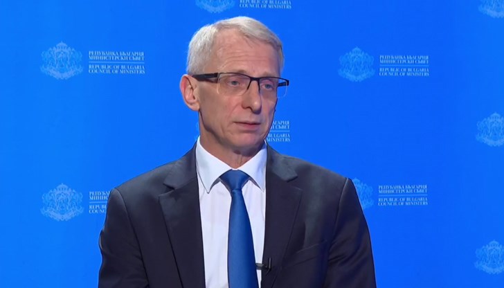 Следете ни, контролирайте ни, ние ще се постараем да променим системата, призова премиерът Следете ни, контролирайте ни, ние ще се постараем да променим системата, призова премиерът