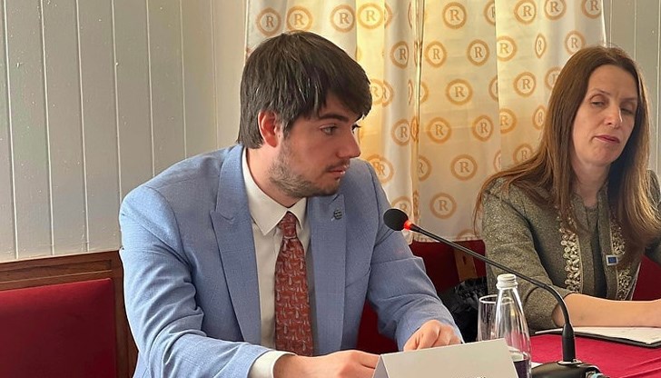 Мярката не дава гъвкавост и дава възможности за налагане на нереалистично големи санкции, заяви Димитър Димитров от Камарата на автомобилните превозвачи Мярката не дава гъвкавост и дава възможности за налагане на нереалистично големи санкции, заяви Димитър Димитров от Камарата на автомобилните превозвачи