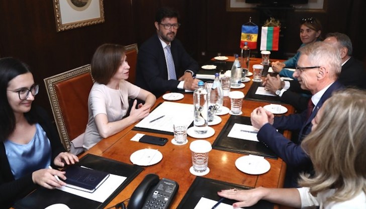 Приемането в Шенгенското пространство е приоритет за България и Румъния Приемането в Шенгенското пространство е приоритет за България и Румъния