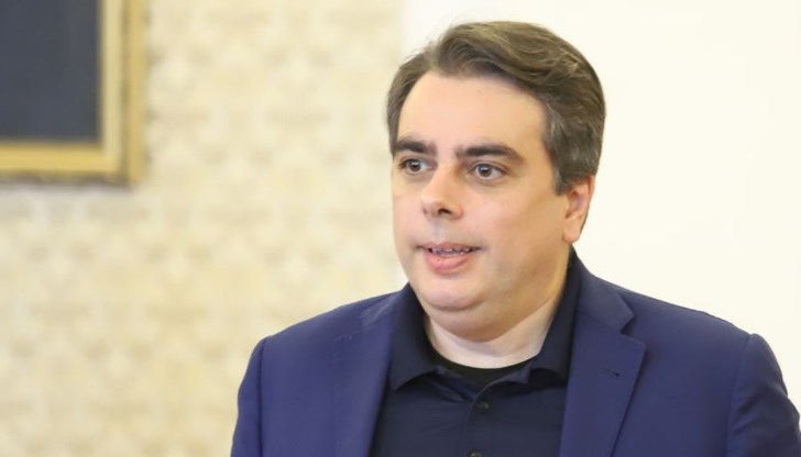 Финансовият министър у нас поначало е премиер в сянка, но Асен Василев надмина размаха на предшествениците си на поста