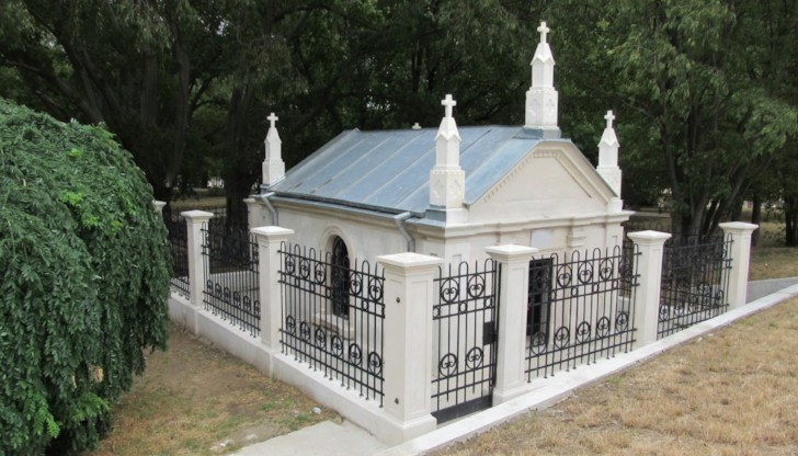 Предстоят довършителни дейности във вътрешността на самата гробница