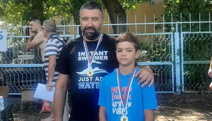 Димитър бе най-младият участник в ежегодния плувен маратон край Силистра