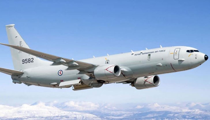 При приближаването на руския изтребител, чуждият военен самолет направи завой, пояснява руското министерство на отбраната